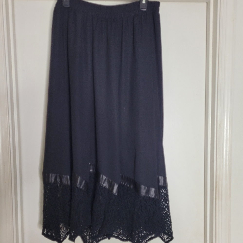 Catharines black label skirt